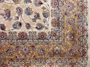 ковер в персиковых оттенках